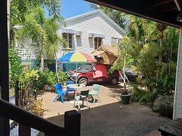 Travellers Paradise Heritage Historical Place - Hostel