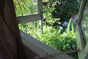 Travellers Paradise Heritage Historical Place - Hostel