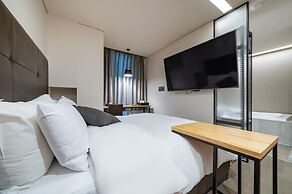 Vine Hotel