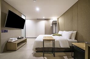 Vine Hotel
