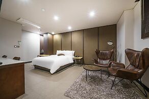 Vine Hotel