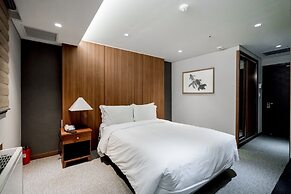 Oriens Hotel & Residences