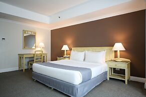 Infinity Tower Suites