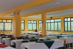 Bunyonyi Safaris Resort