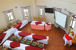 Bunyonyi Safaris Resort