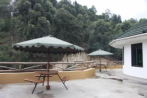 Bunyonyi Safaris Resort
