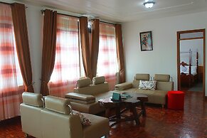 Bunyonyi Safaris Resort