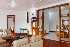 Bunyonyi Safaris Resort
