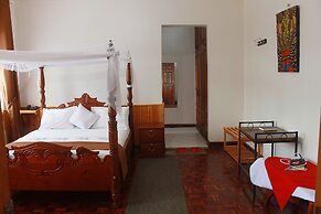 Bunyonyi Safaris Resort