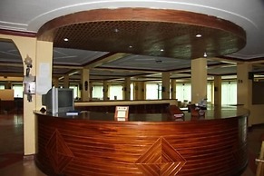 Bunyonyi Safaris Resort