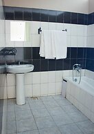 Bunyonyi Safaris Resort