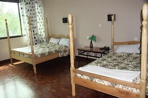 Bunyonyi Safaris Resort