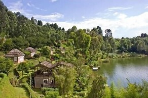 Bunyonyi Safaris Resort