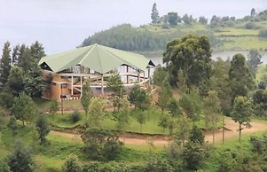Bunyonyi Safaris Resort