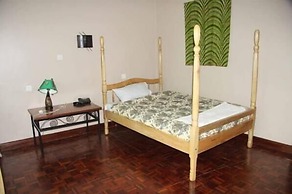 Bunyonyi Safaris Resort
