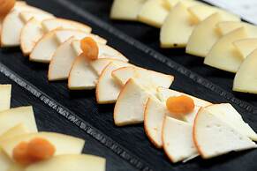 Cotton House Hotel, Autograph Collection