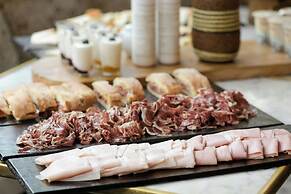 Cotton House Hotel, Autograph Collection