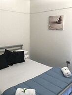 Tin Can Bay Budget Accommodation - Hostel