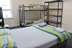 The Guesthouse - Hostel