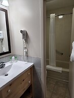 McIntosh Country Inn & Conference Centre in Canada