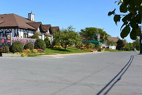 McIntosh Country Inn & Conference Centre in Canada