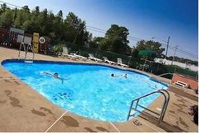 McIntosh Country Inn & Conference Centre in Canada