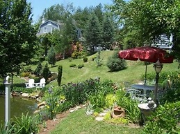 Innisfree Boutique Inn By-The-Lake