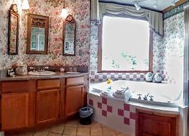 Innisfree Boutique Inn By-The-Lake