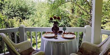 Innisfree Boutique Inn By-The-Lake