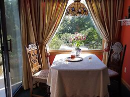 Innisfree Boutique Inn By-The-Lake