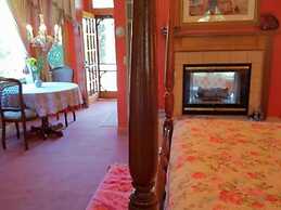 Innisfree Boutique Inn By-The-Lake