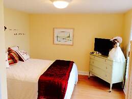 Pictured Rocks Bed And Breakfast