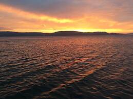 Pictured Rocks Bed And Breakfast