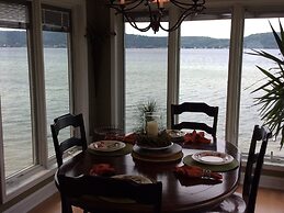 Pictured Rocks Bed And Breakfast