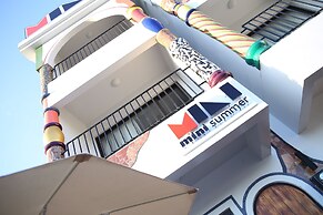 Mini Summer Hostel
