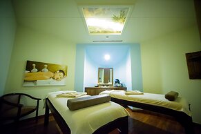 Carols Beau Rivage Hotel