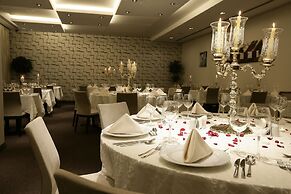 RYS Hotel & Restaurant