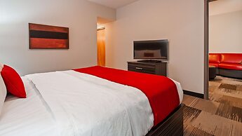 Best Western Plus Airport Inn & Suites