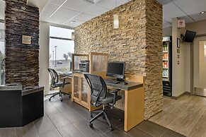 Best Western Plus Airport Inn & Suites