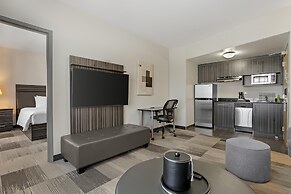 Best Western Plus Airport Inn & Suites