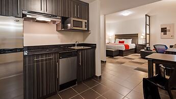 Best Western Plus Airport Inn & Suites