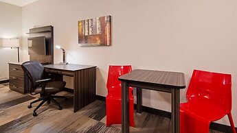 Best Western Plus Airport Inn & Suites