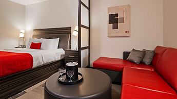 Best Western Plus Airport Inn & Suites