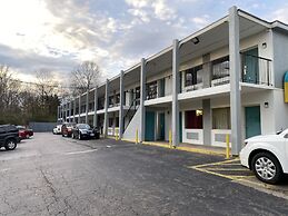 Red Carpet Inn & Suites