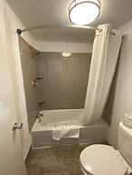 Red Carpet Inn & Suites