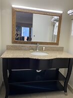 Red Carpet Inn & Suites