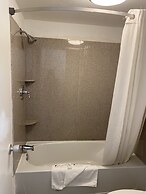 Red Carpet Inn & Suites