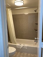 Red Carpet Inn & Suites