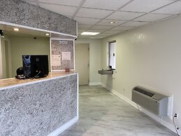 Red Carpet Inn & Suites