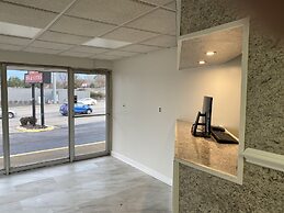 Red Carpet Inn & Suites